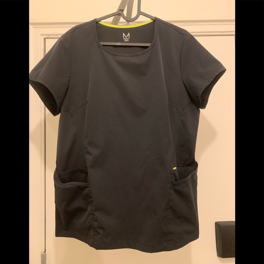 Medelita scrub top in black